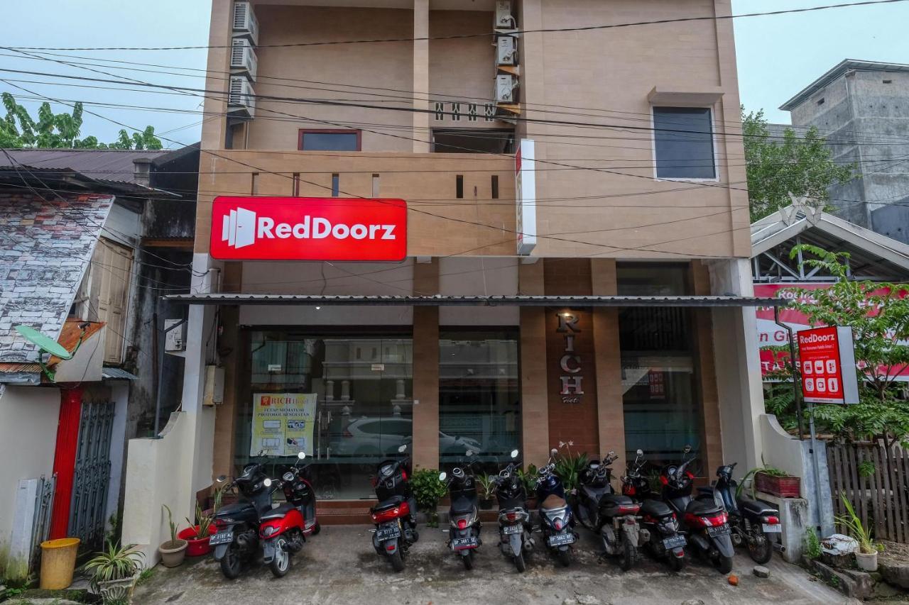 Reddoorz At Hotel Rich Parepare Near Pantai Mattirotasi מראה חיצוני תמונה